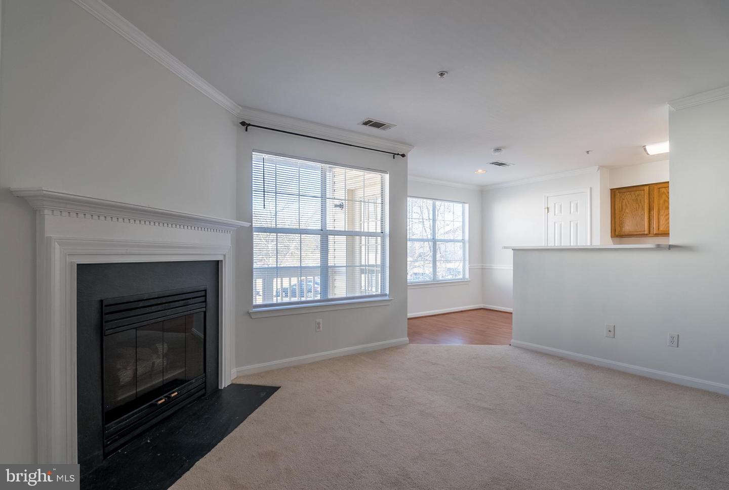 11010 Koman CIRCLE Unit: 201