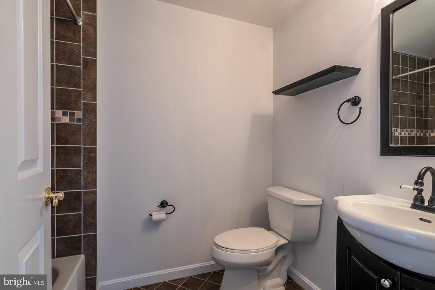 11010 Koman CIRCLE Unit: 201