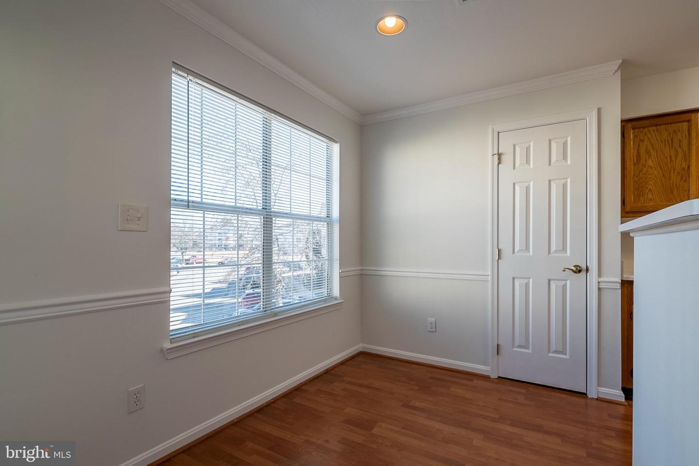 11010 Koman CIRCLE Unit: 201