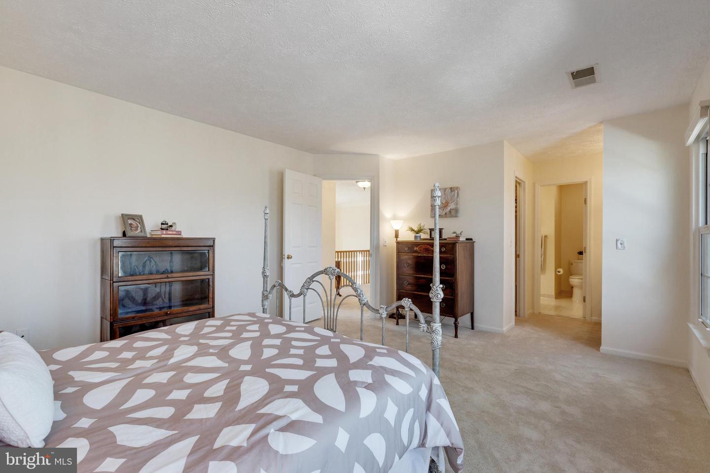 16607 Accolon COURT