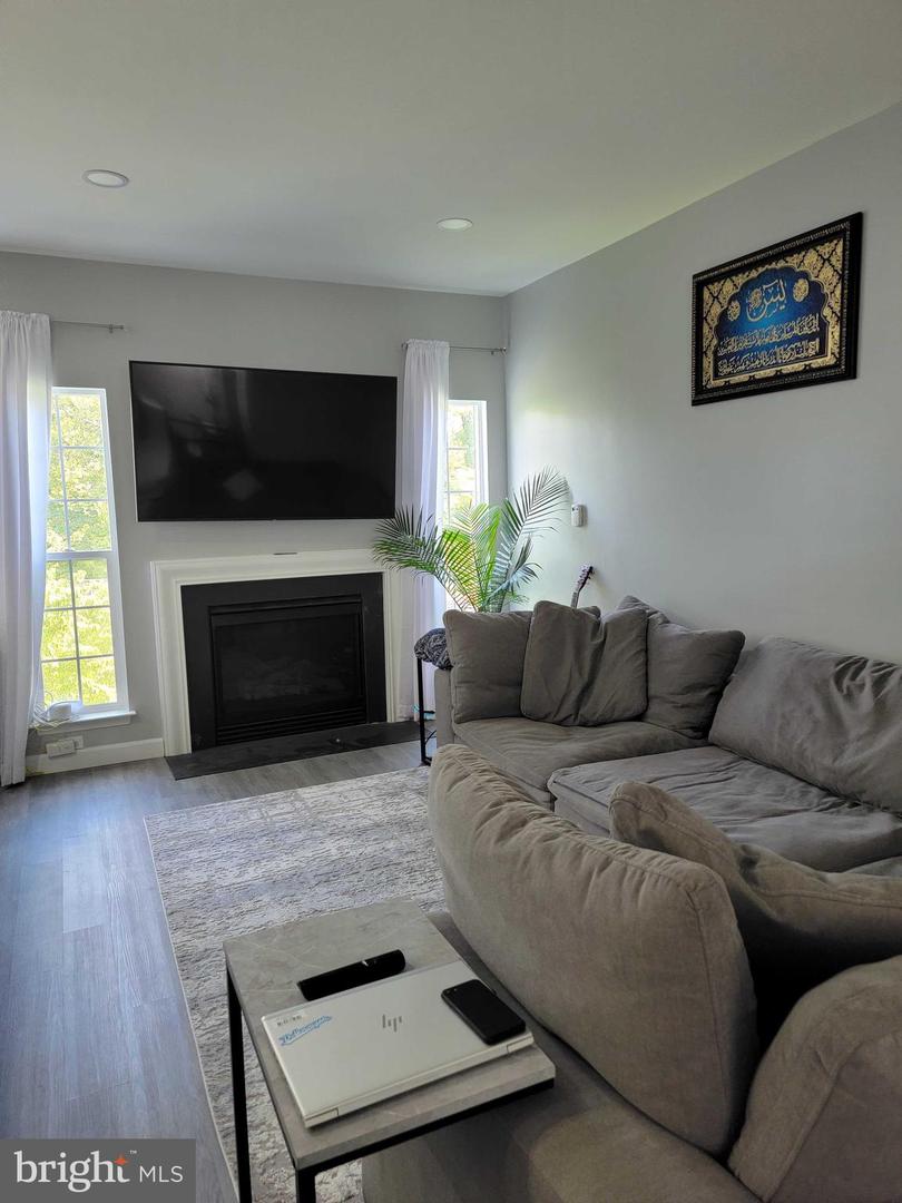 14216 Hunters Run WAY