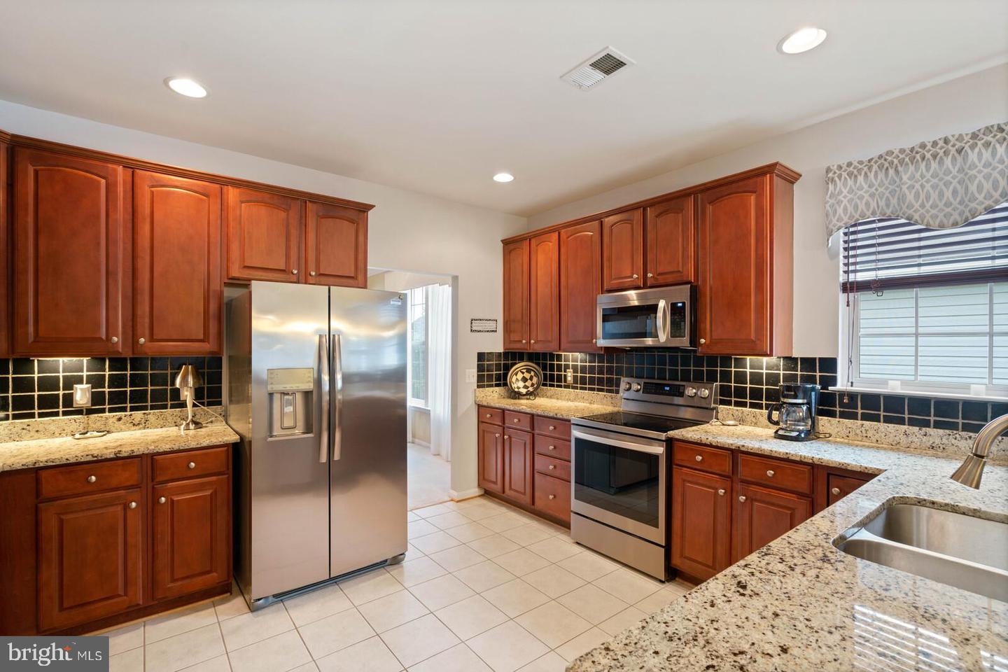 3932 Solstice LANE