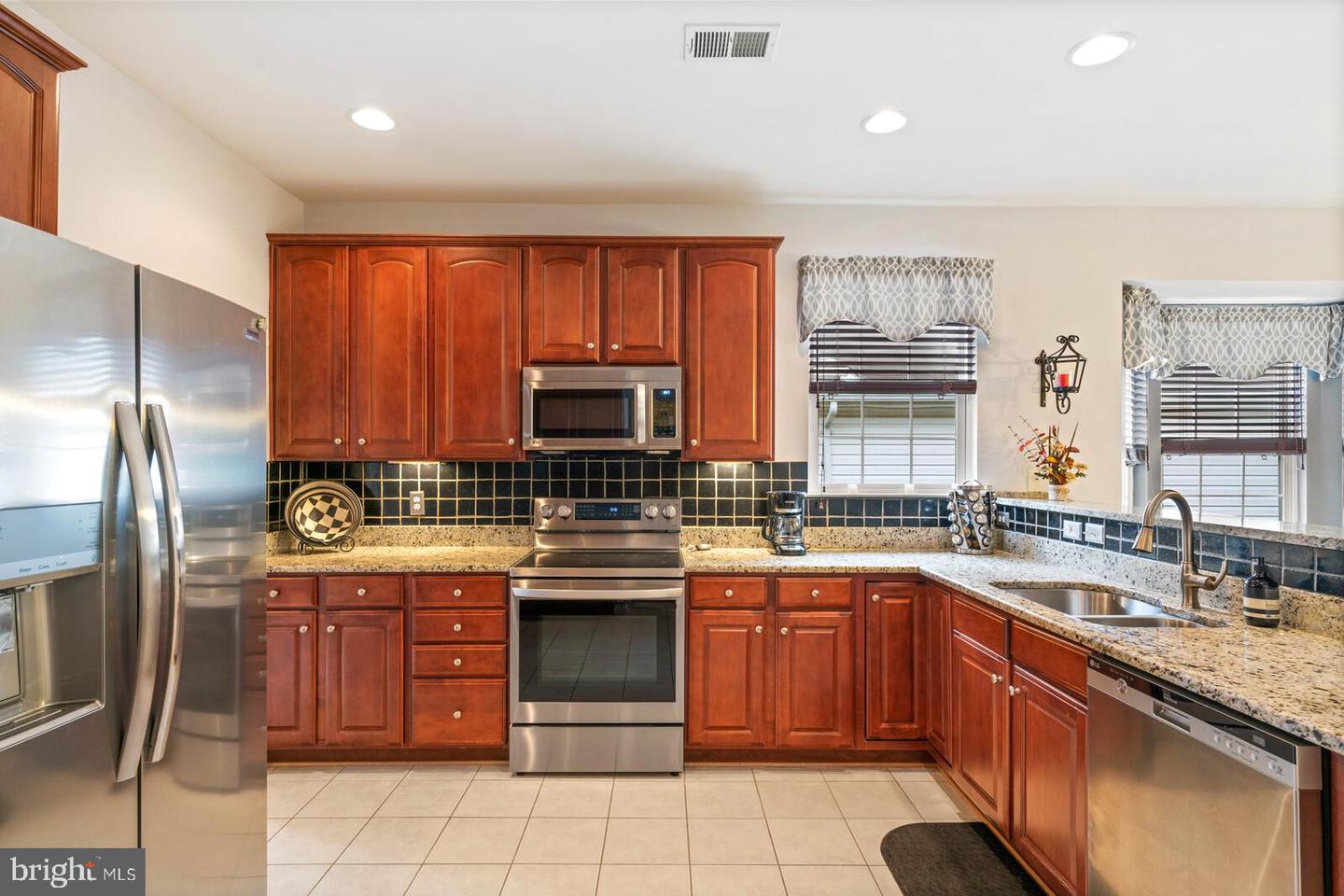 3932 Solstice LANE