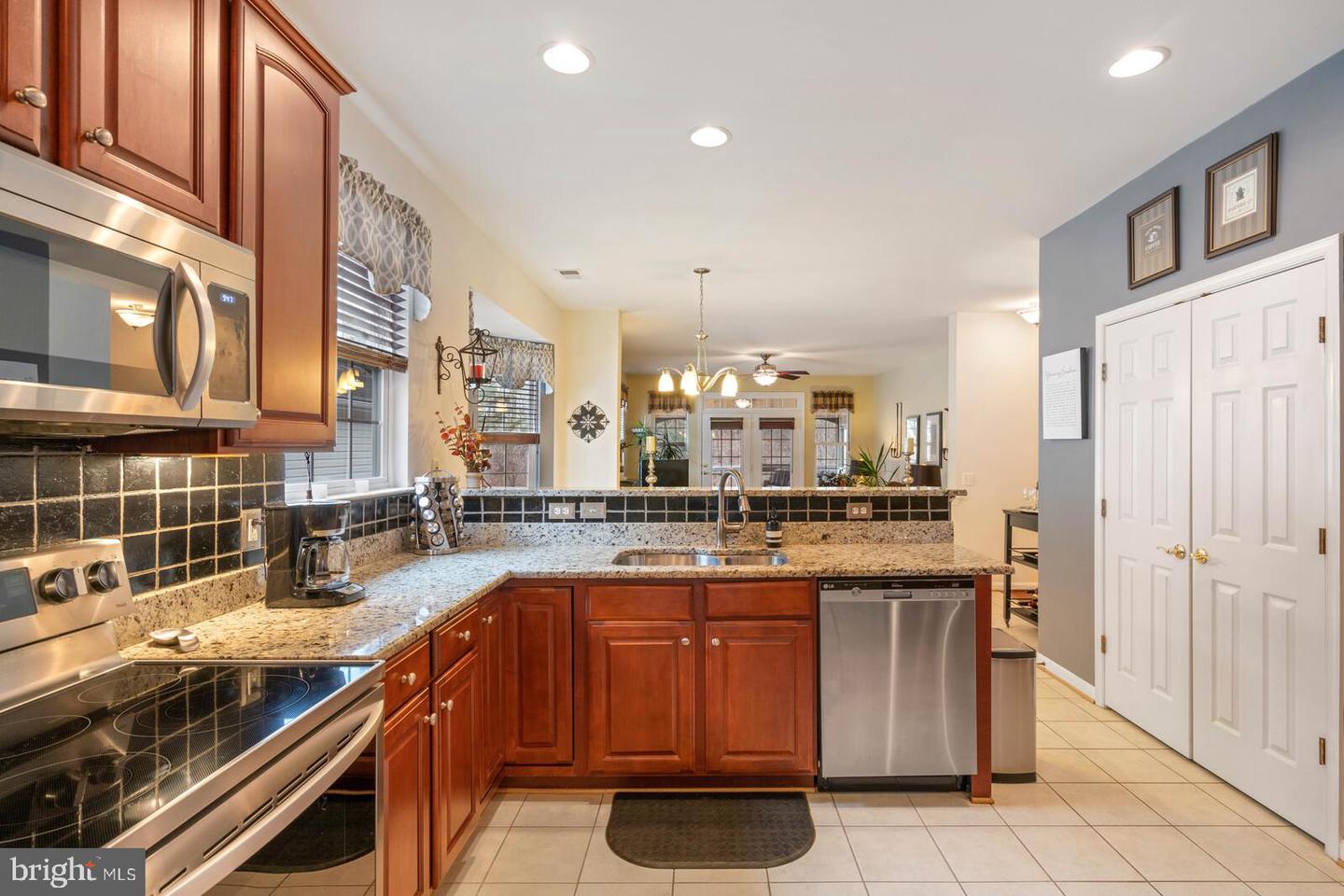 3932 Solstice LANE