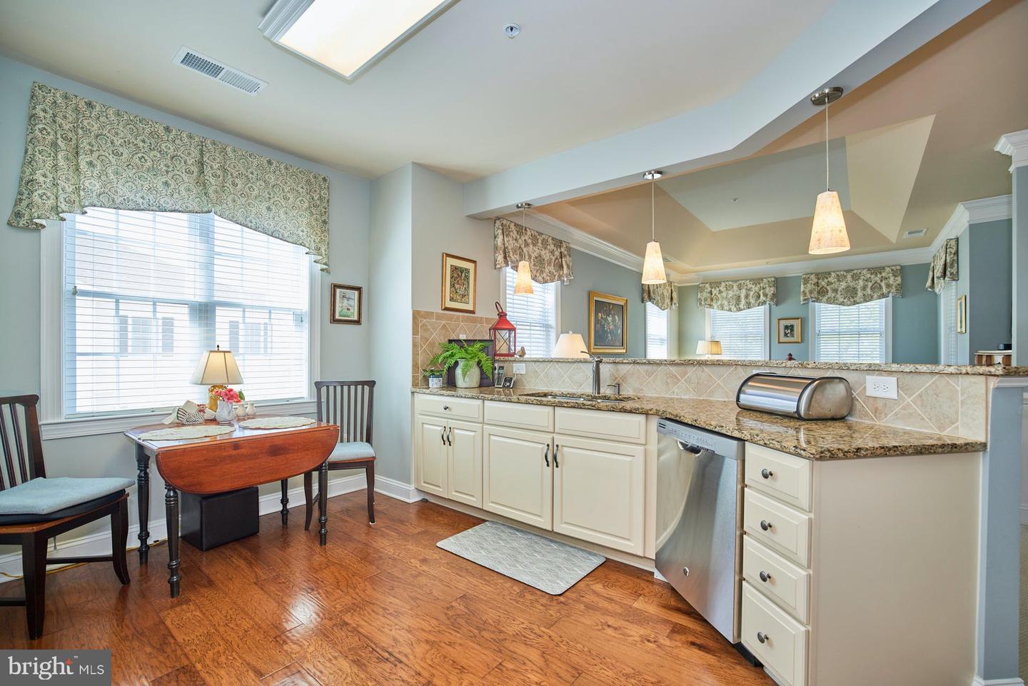 15211 Royal Crest DRIVE Unit: 402