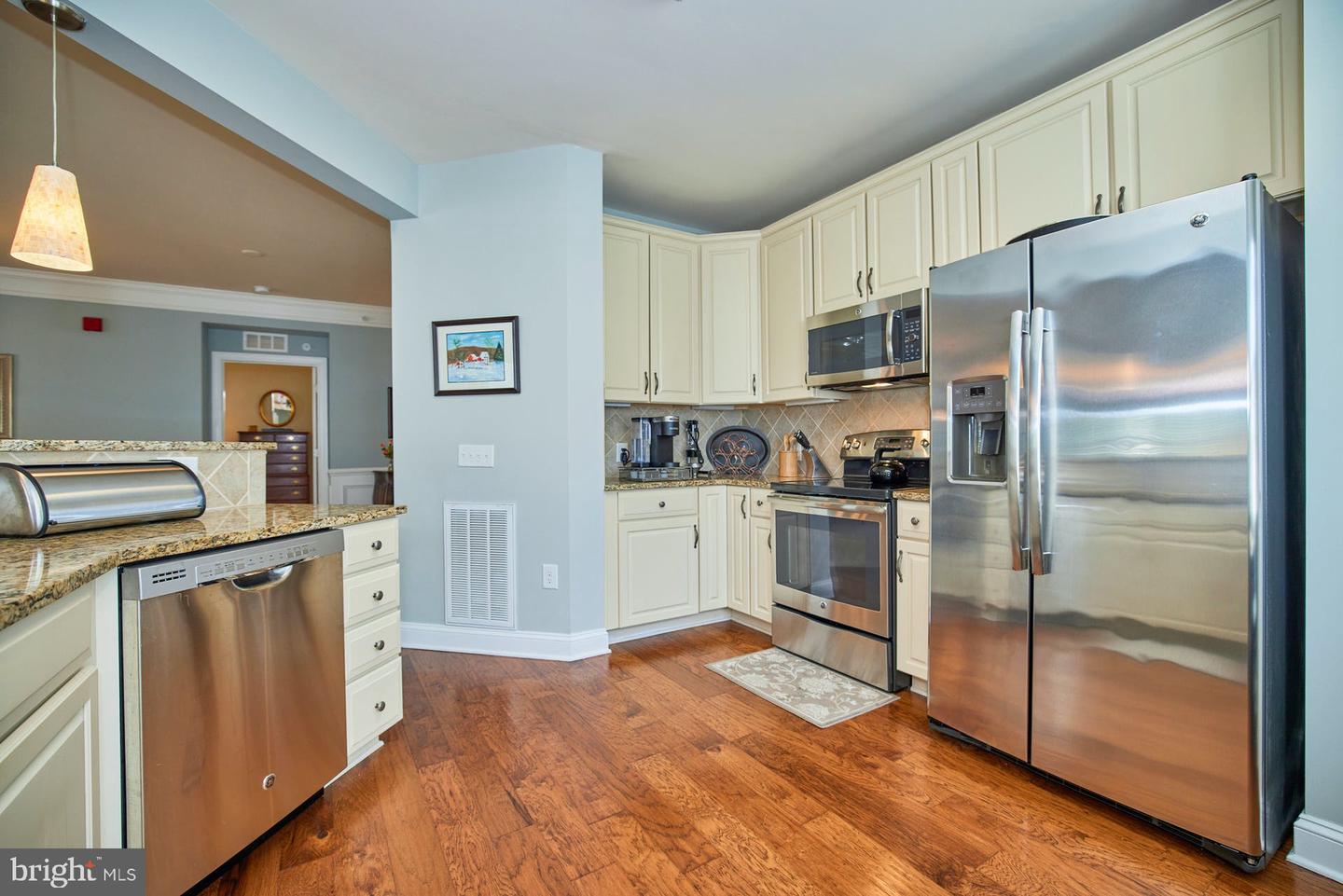 15211 Royal Crest DRIVE Unit: 402