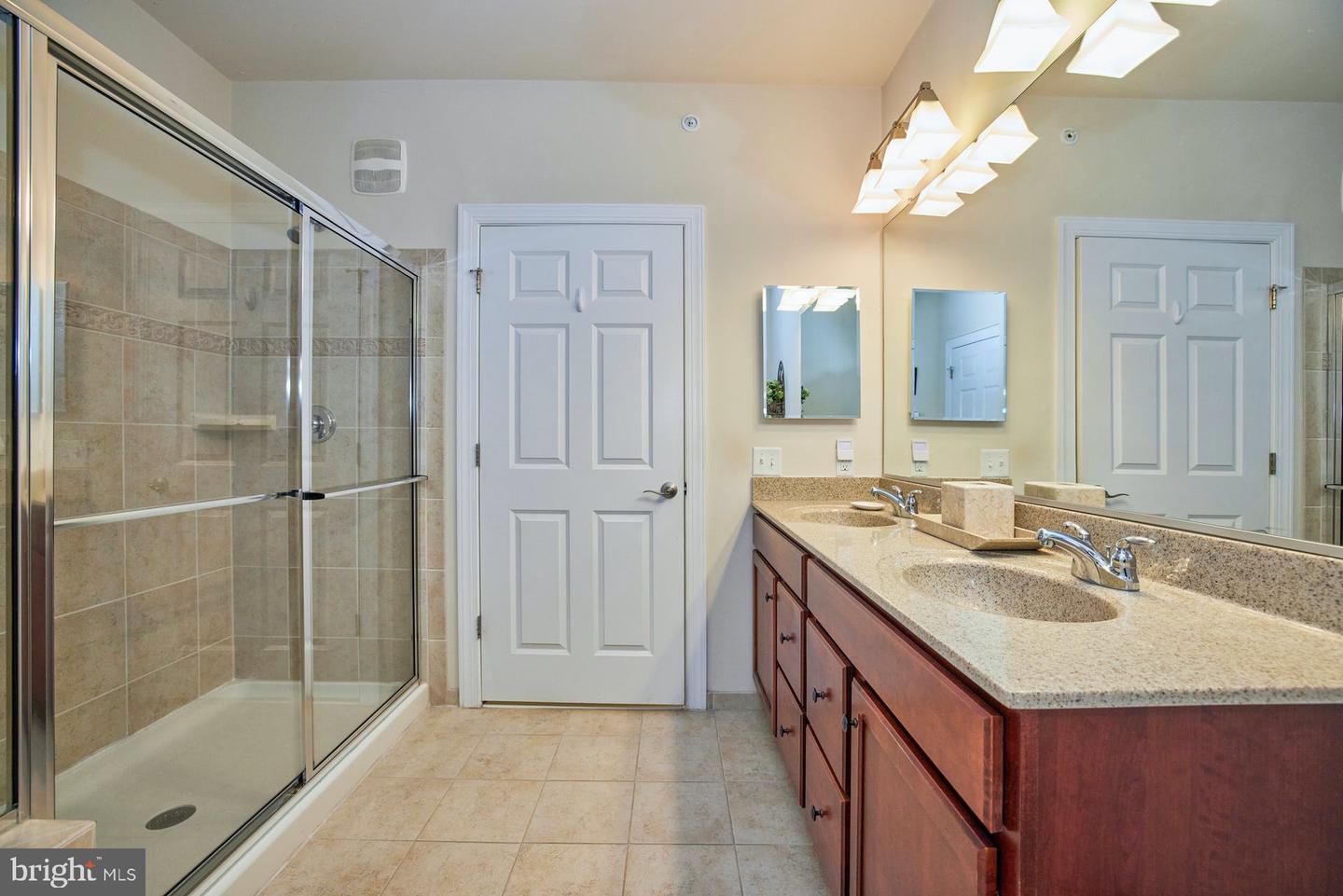 15211 Royal Crest DRIVE Unit: 402