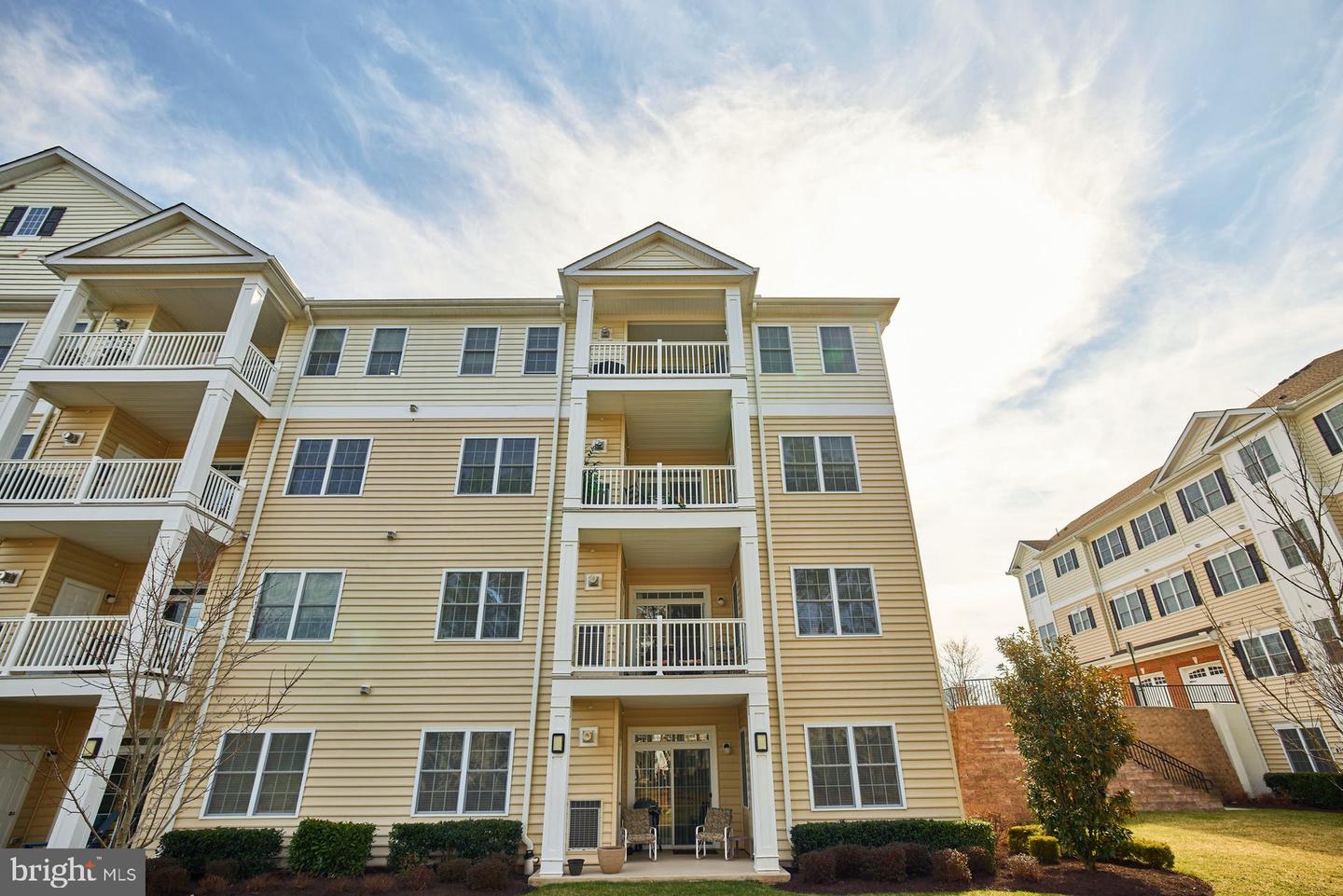 15211 Royal Crest DRIVE Unit: 402