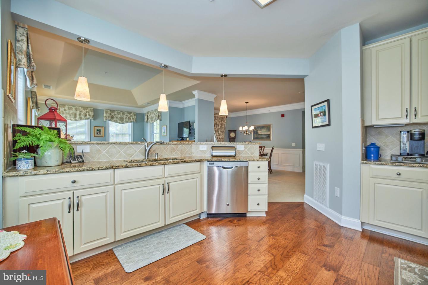 15211 Royal Crest DRIVE Unit: 402