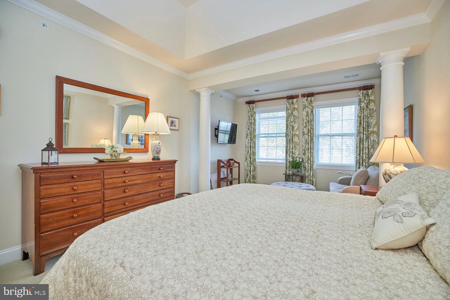 15211 Royal Crest DRIVE Unit: 402