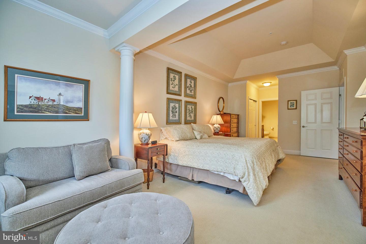 15211 Royal Crest DRIVE Unit: 402