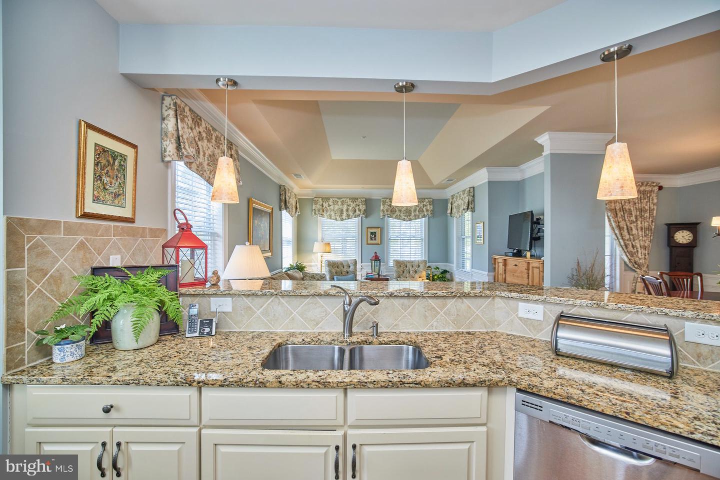 15211 Royal Crest DRIVE Unit: 402