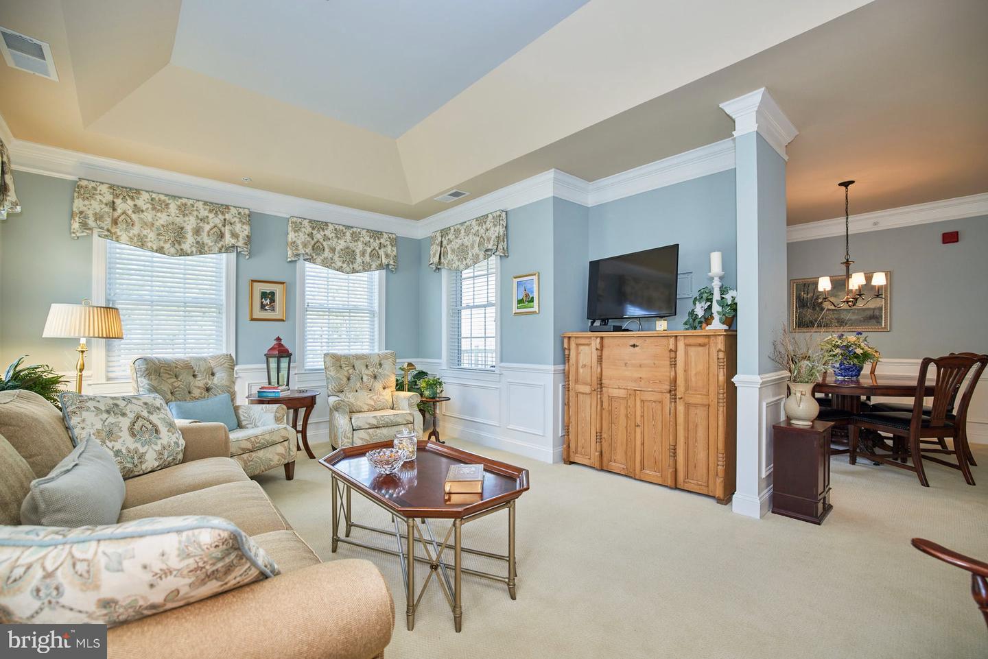 15211 Royal Crest DRIVE Unit: 402
