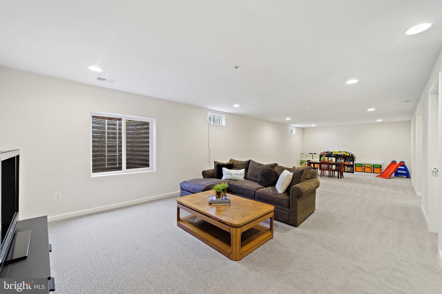 18205 Thunderbolt ROAD