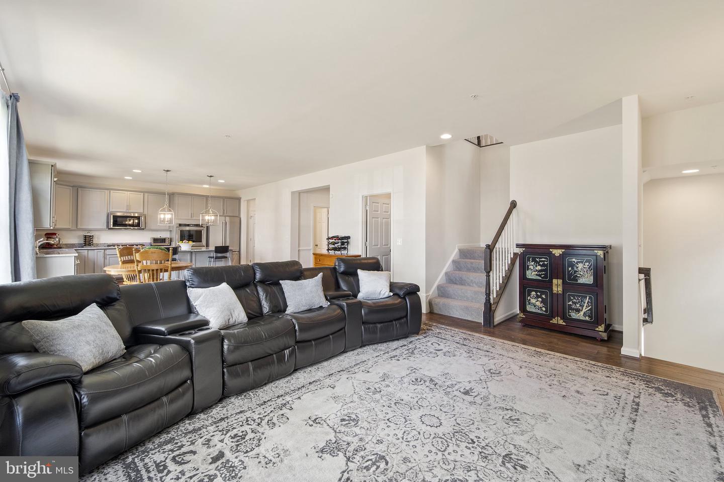 18205 Thunderbolt ROAD
