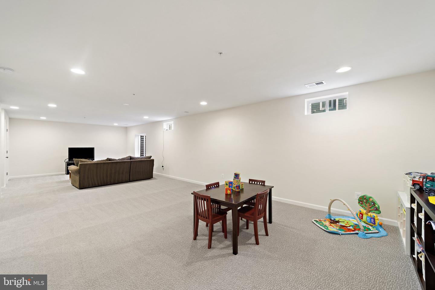 18205 Thunderbolt ROAD