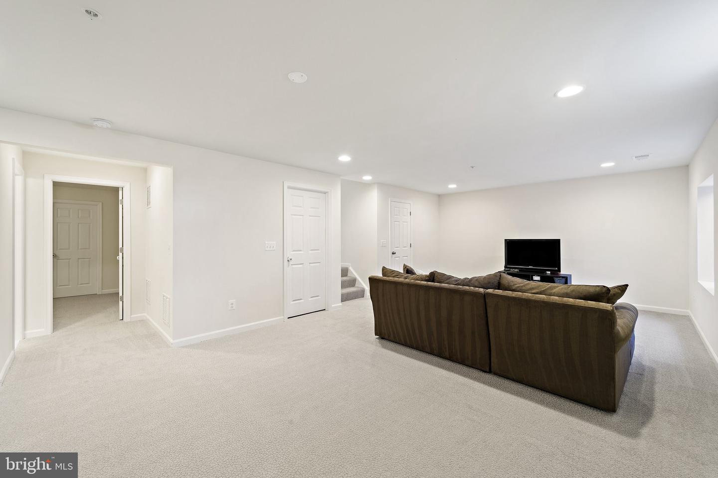 18205 Thunderbolt ROAD
