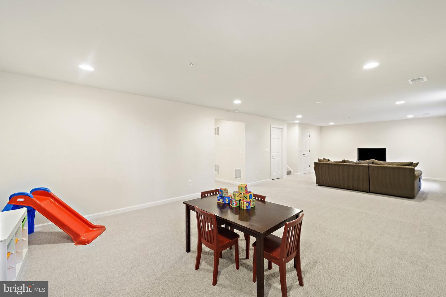 18205 Thunderbolt ROAD