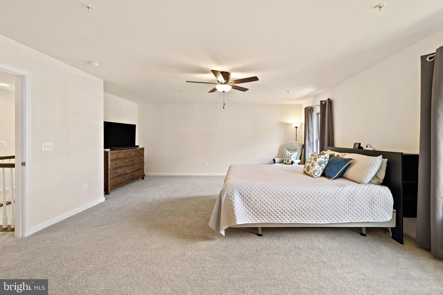 18205 Thunderbolt ROAD