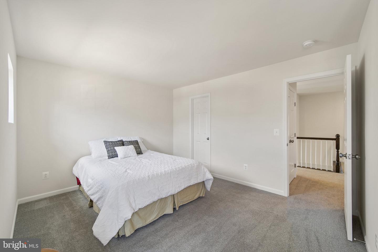 18205 Thunderbolt ROAD