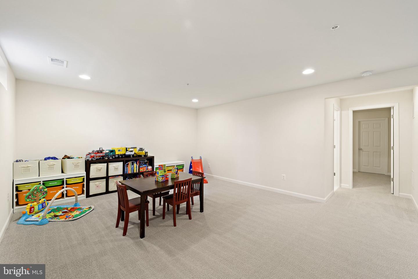 18205 Thunderbolt ROAD