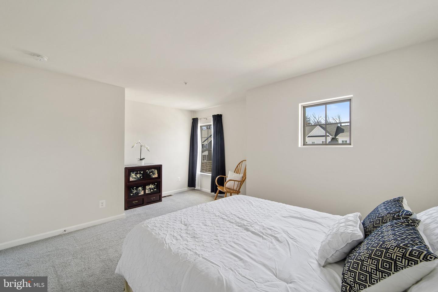 18205 Thunderbolt ROAD