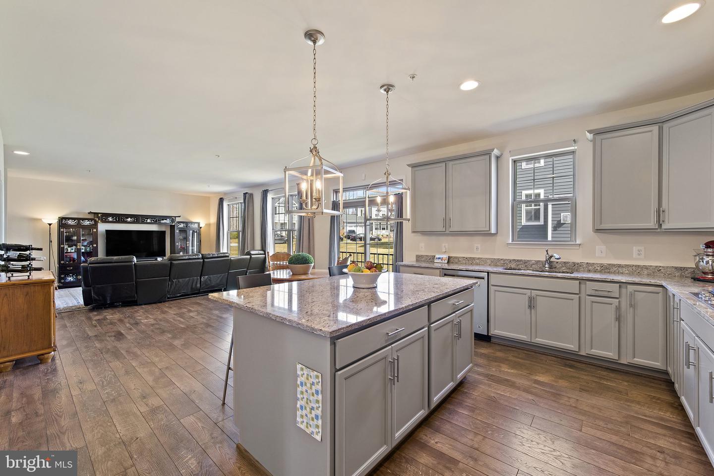 18205 Thunderbolt ROAD