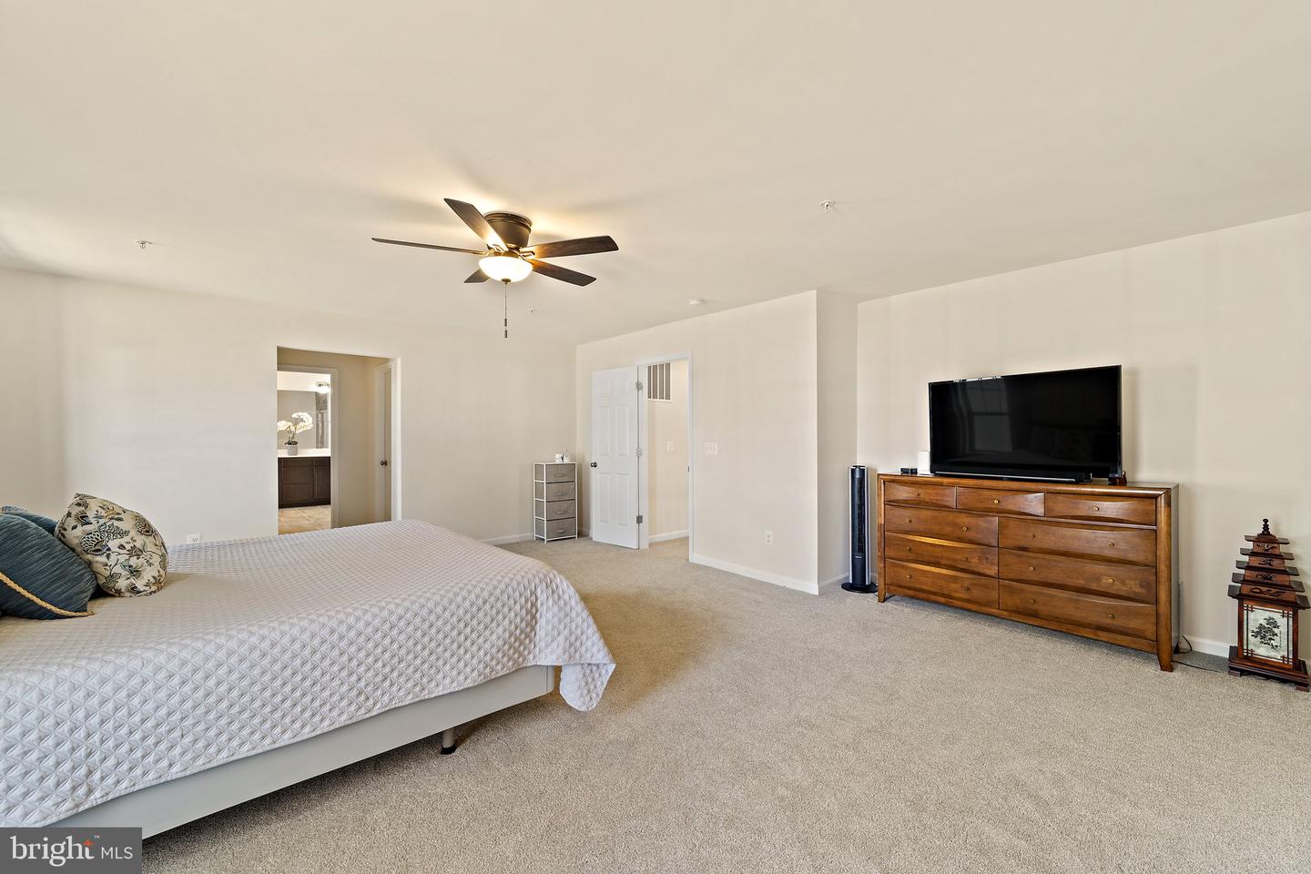 18205 Thunderbolt ROAD