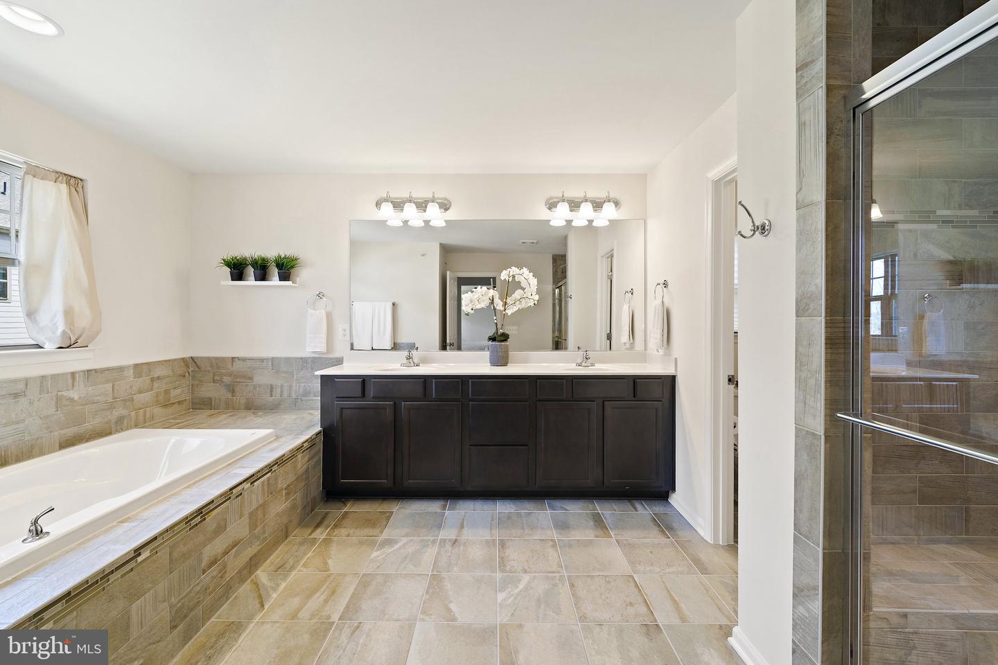 18205 Thunderbolt ROAD