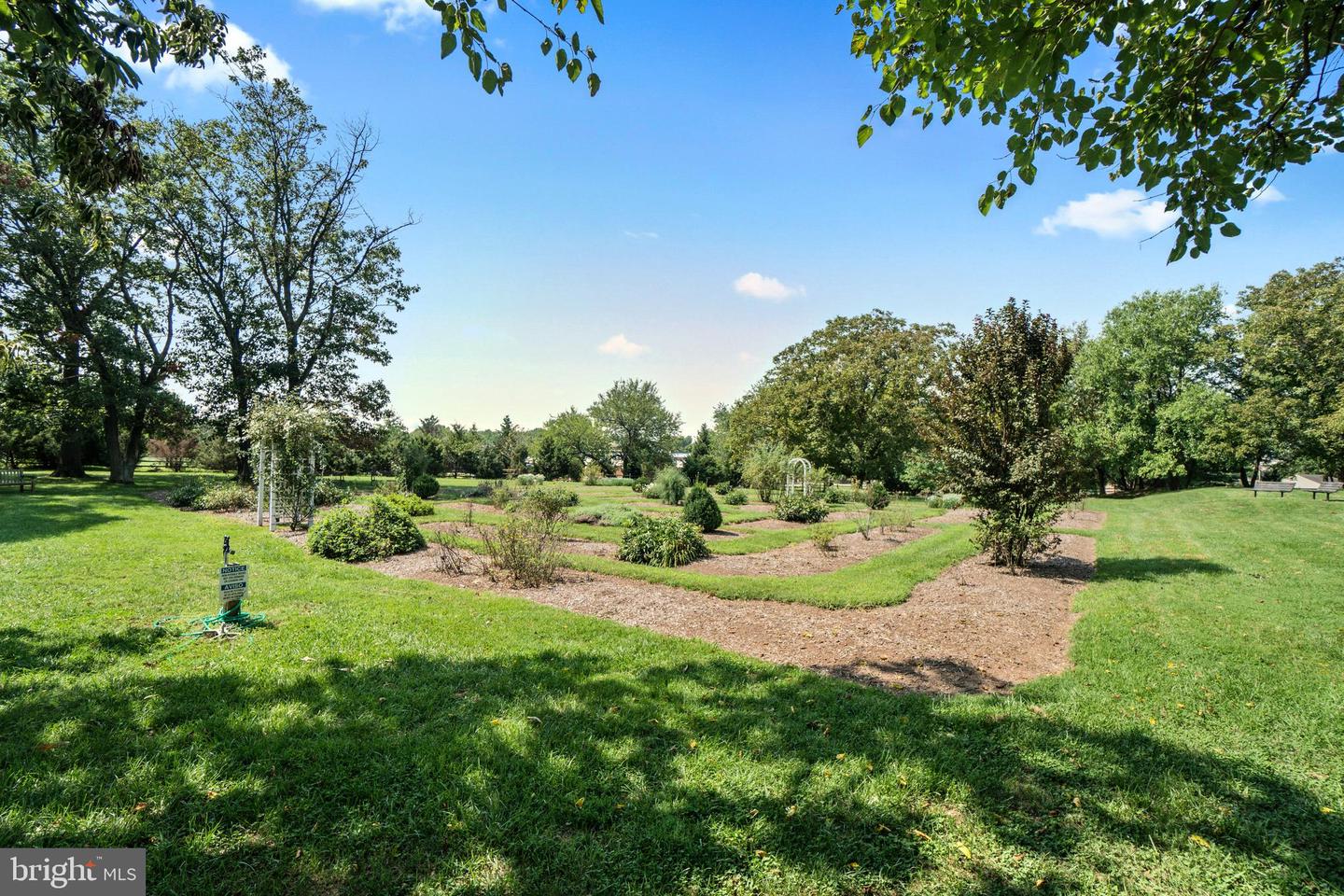 7647 Michelle COURT