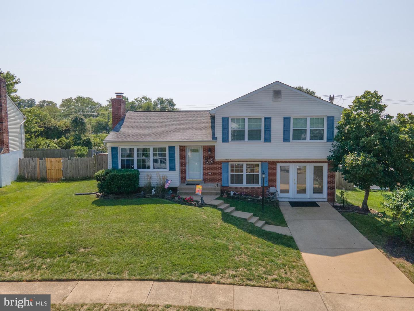 7647 Michelle COURT