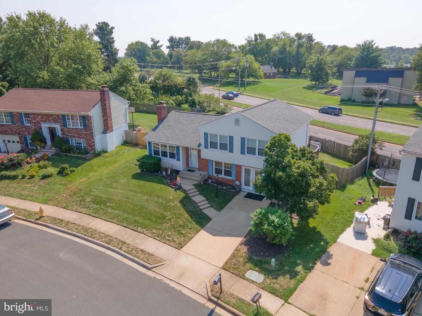 7647 Michelle COURT