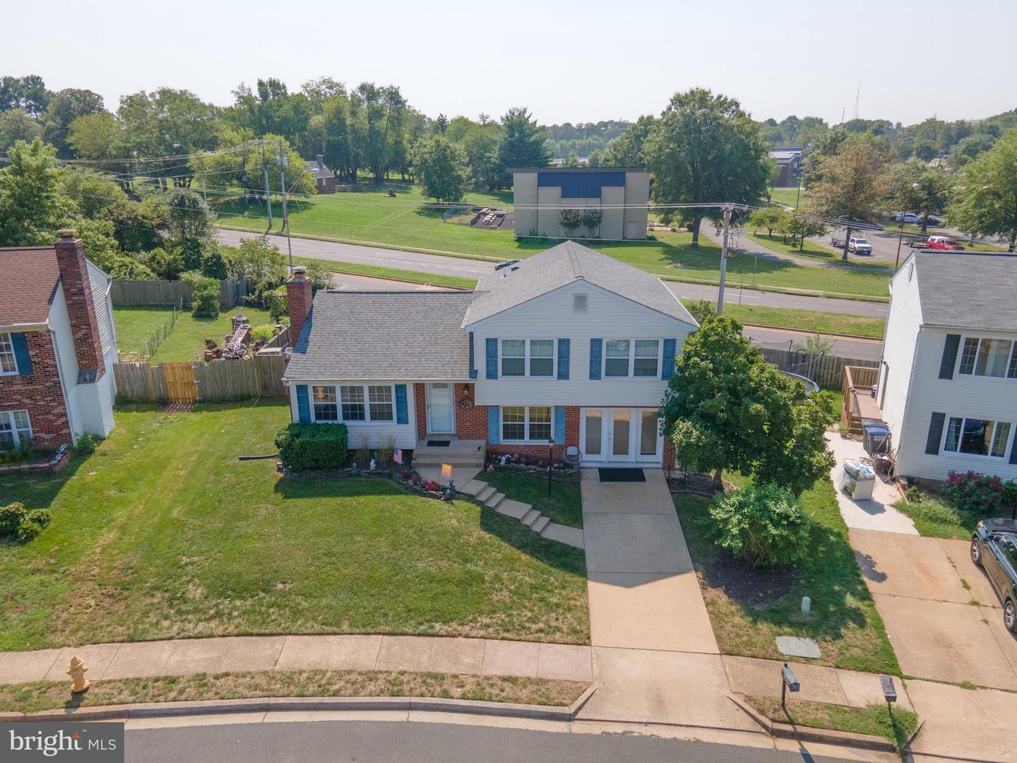 7647 Michelle COURT