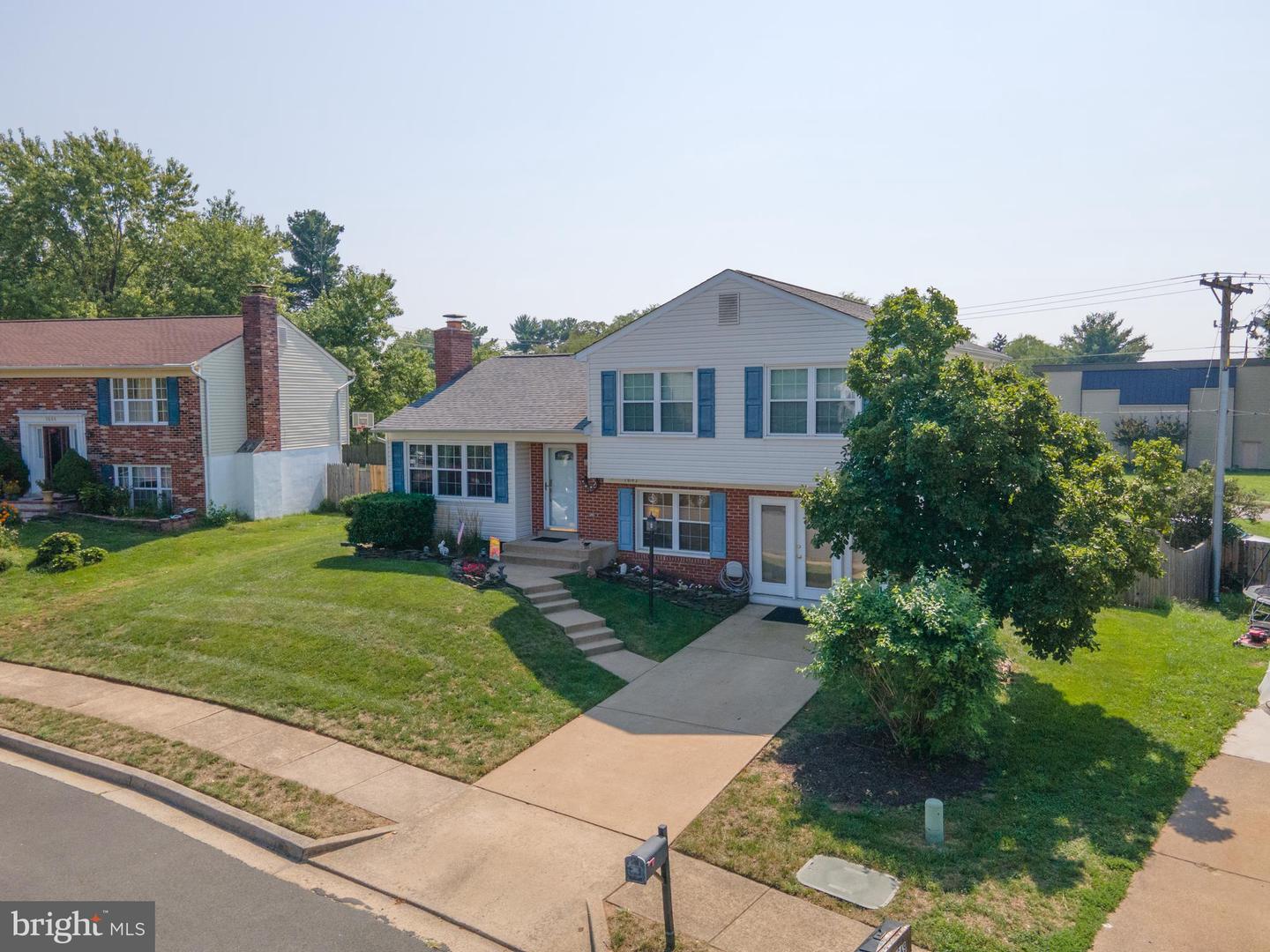 7647 Michelle COURT