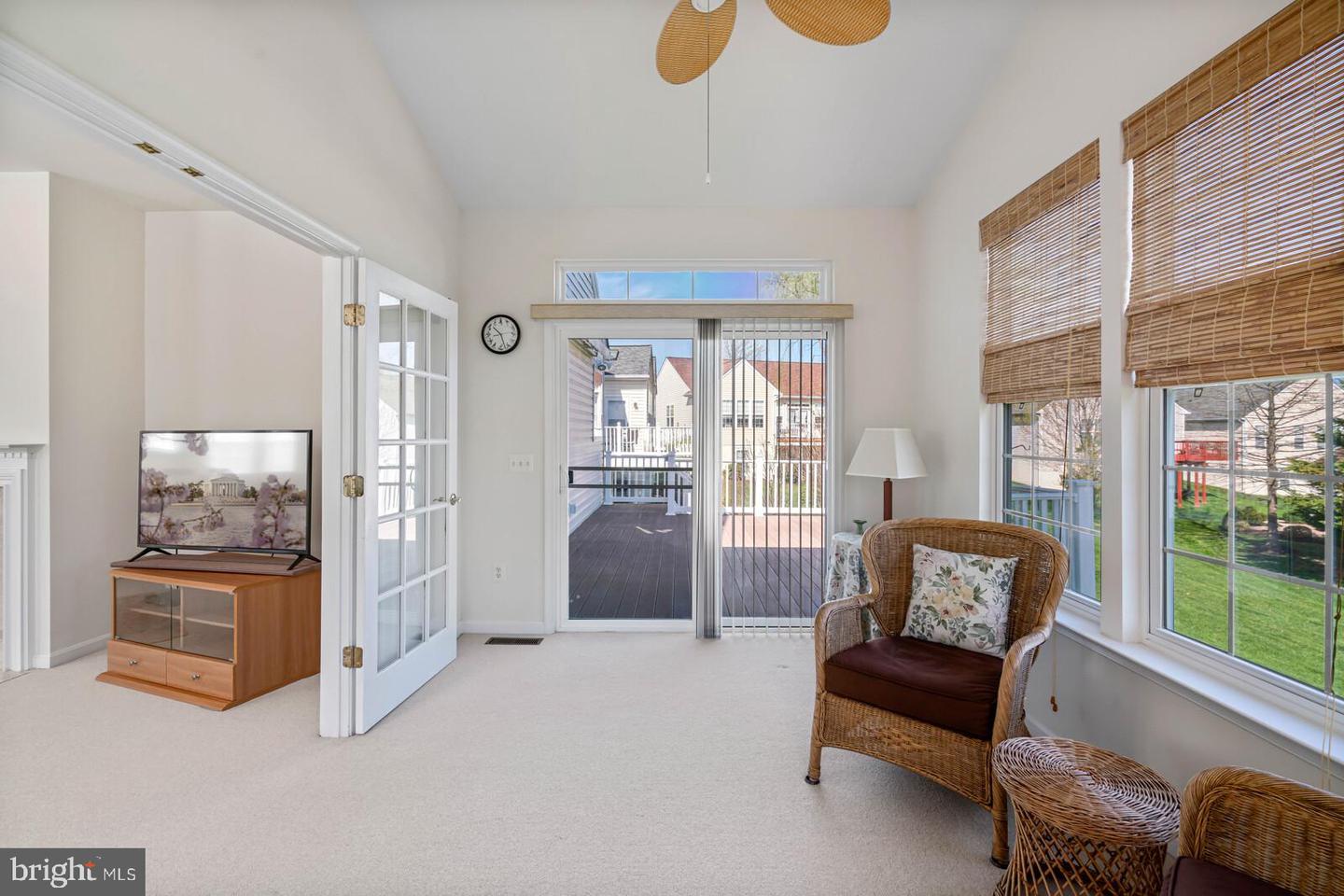 3933 Solstice LANE