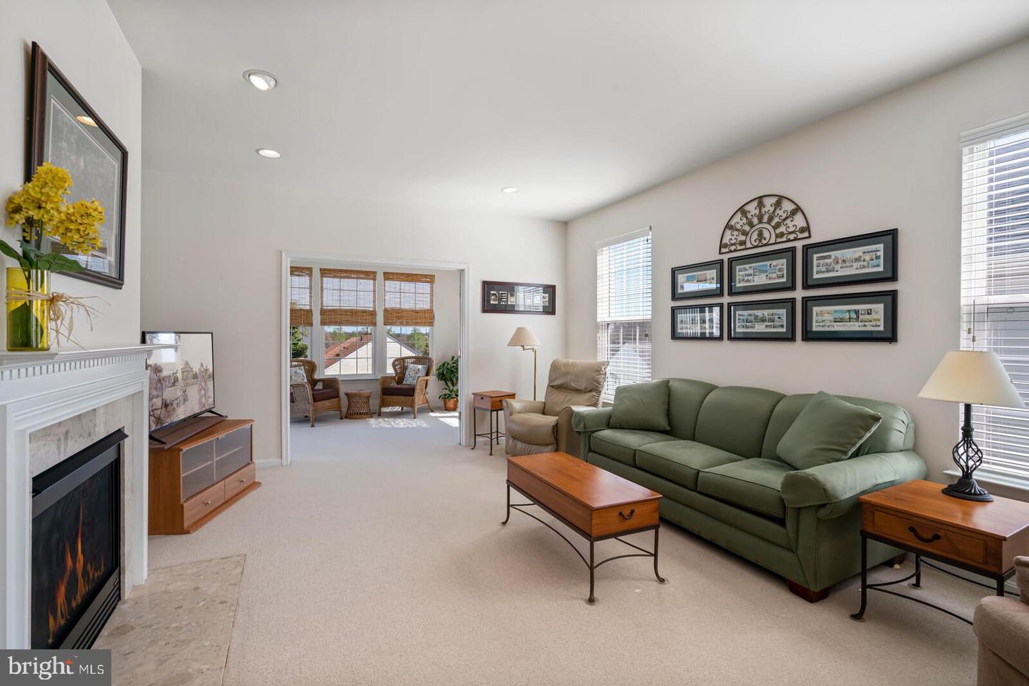 3933 Solstice LANE