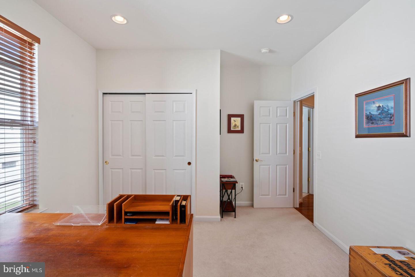 3933 Solstice LANE