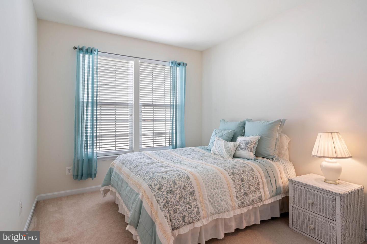 3933 Solstice LANE