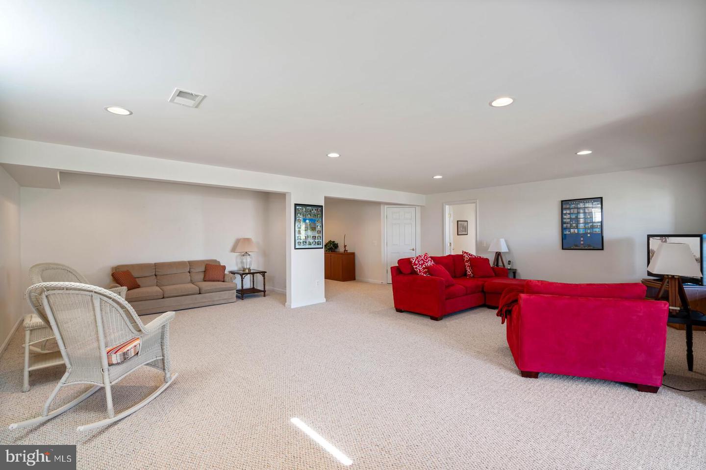 3933 Solstice LANE