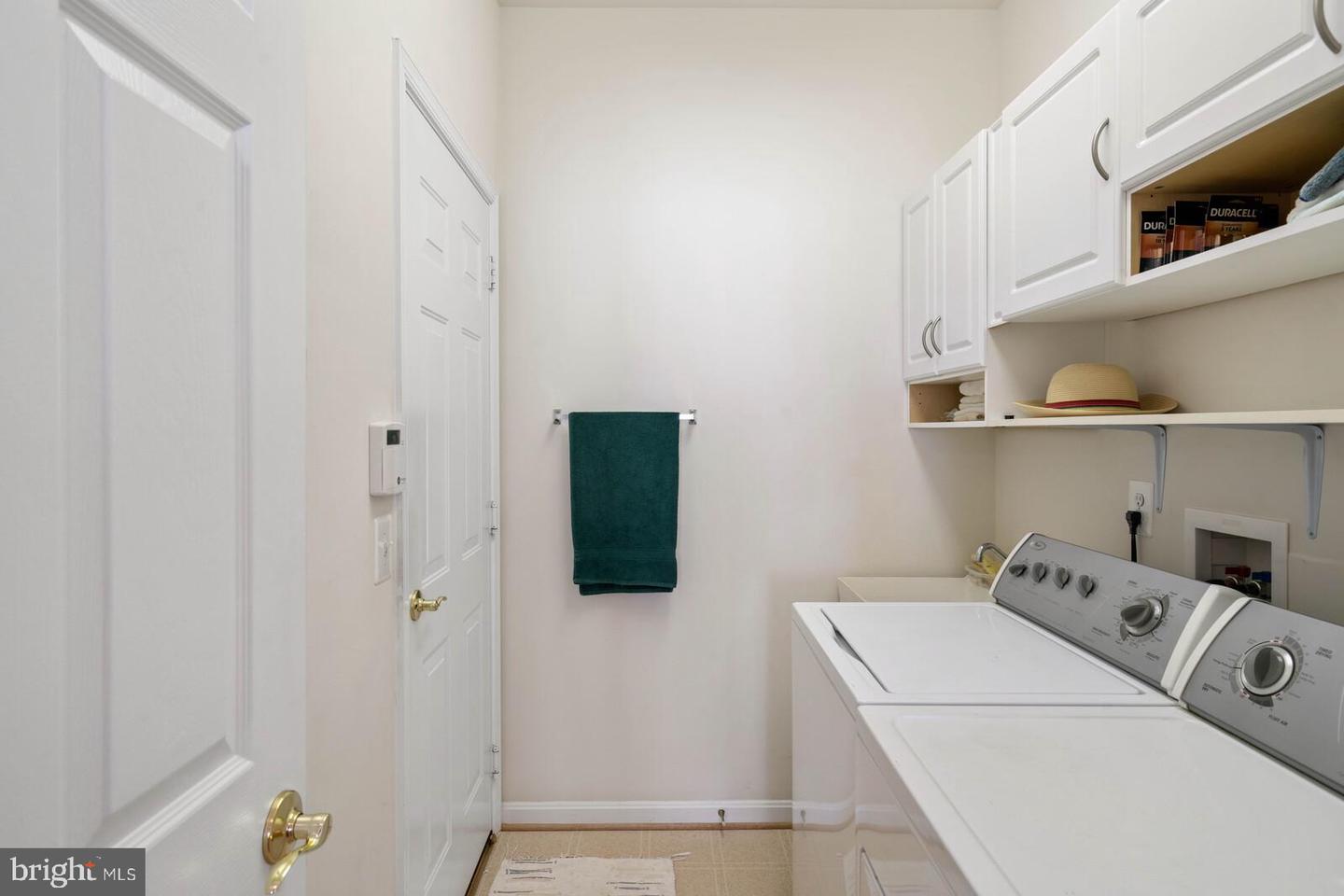 3933 Solstice LANE