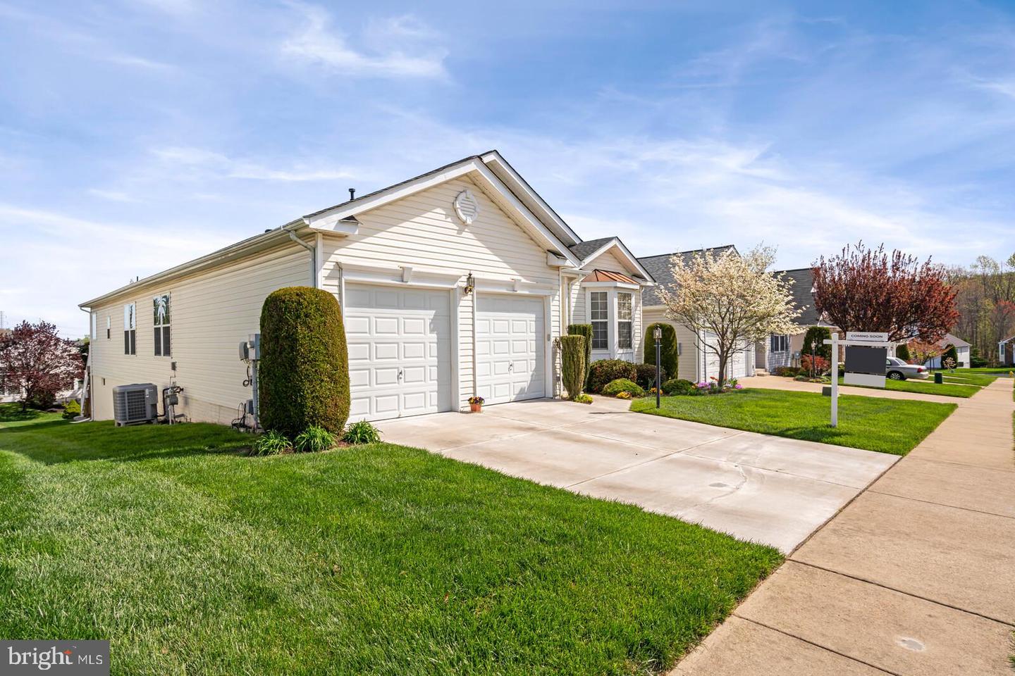 3933 Solstice LANE
