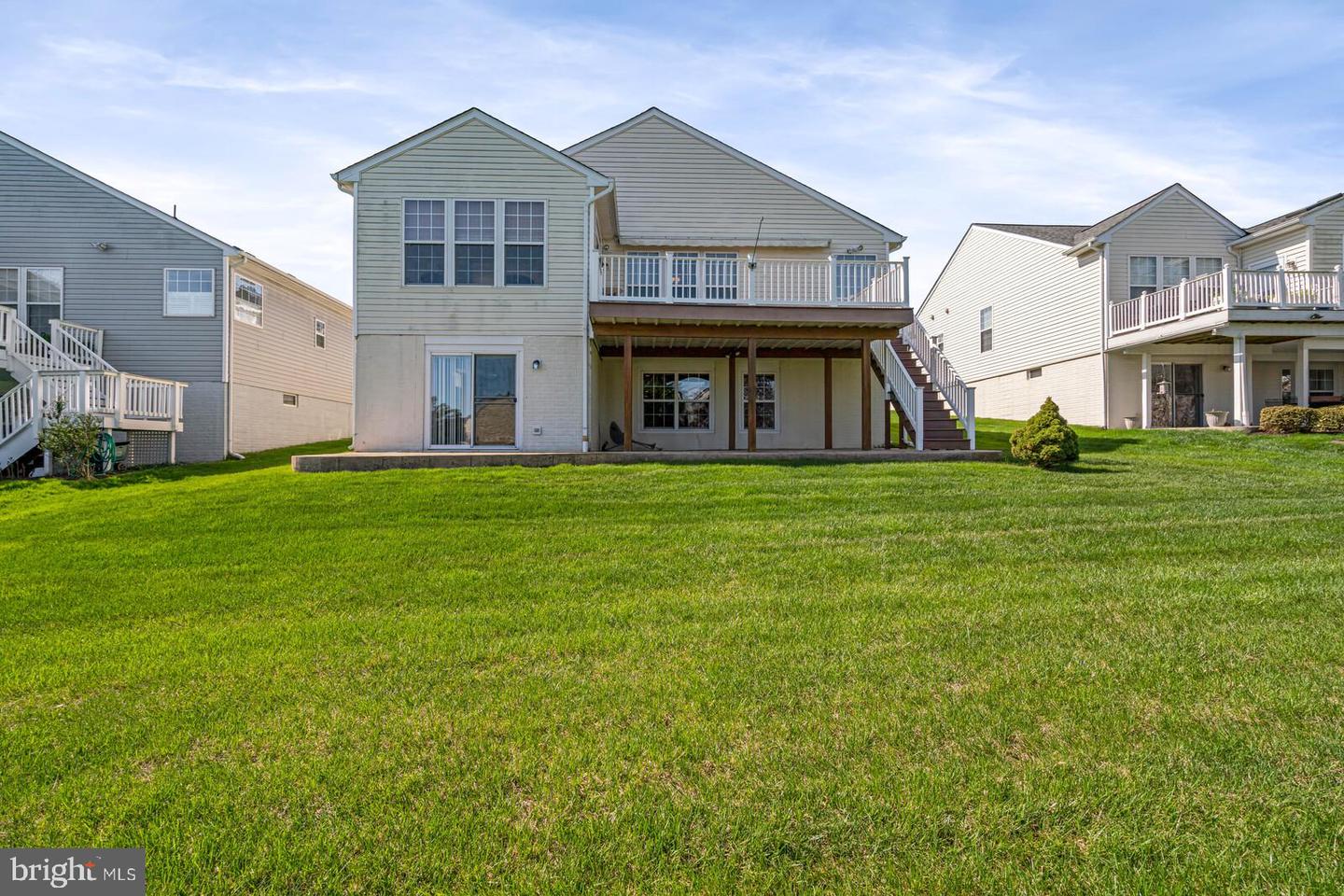 3933 Solstice LANE