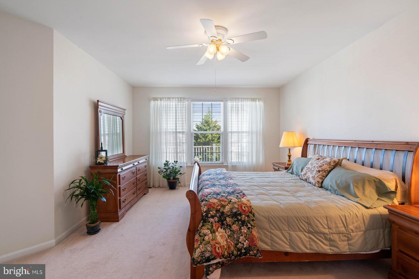 3933 Solstice LANE