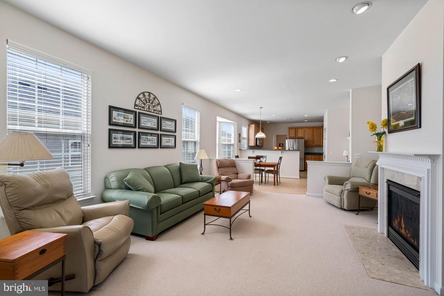 3933 Solstice LANE