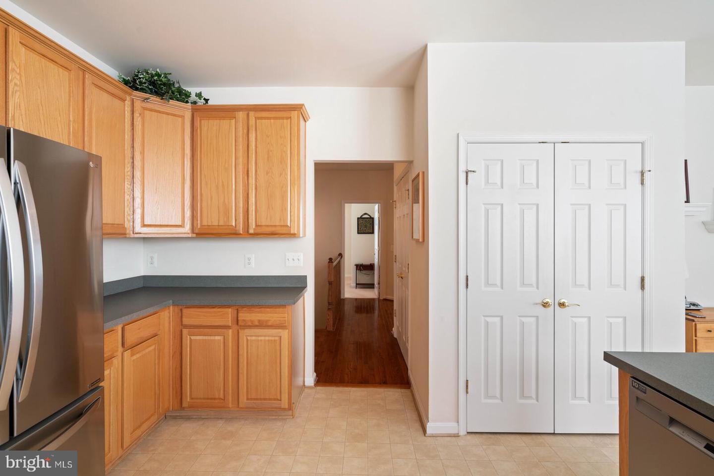 3933 Solstice LANE