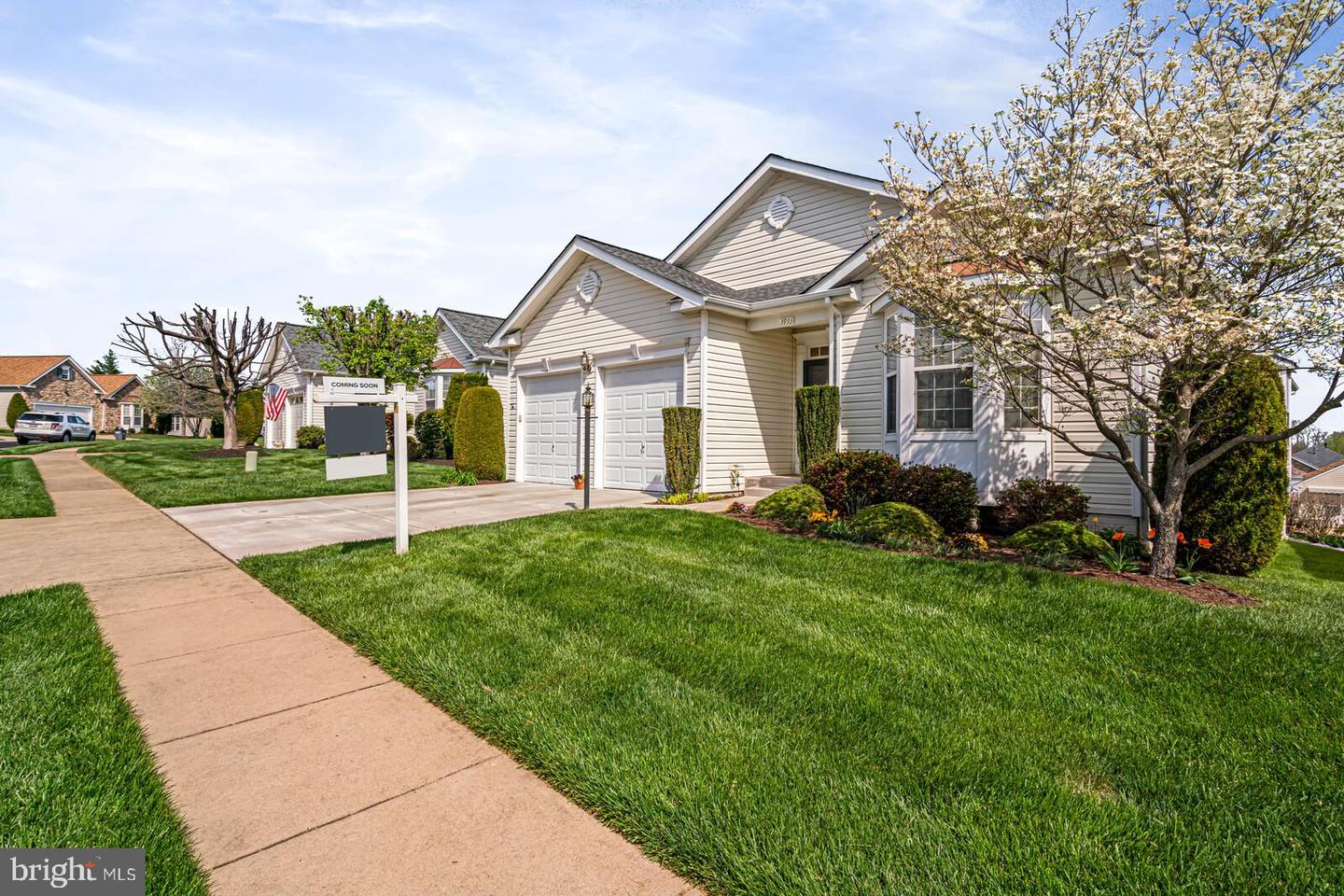 3933 Solstice LANE
