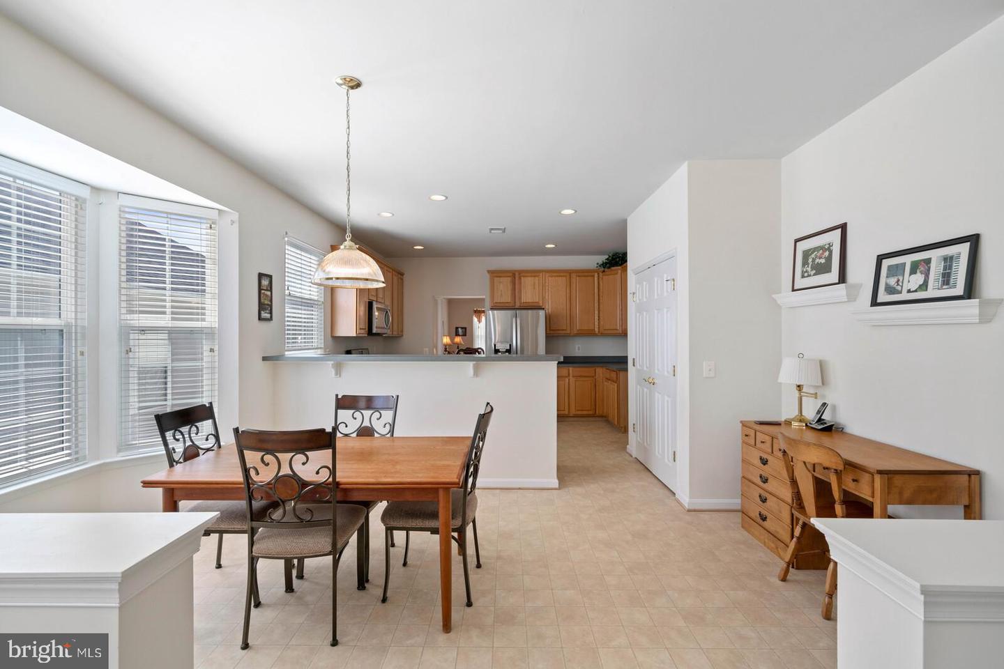 3933 Solstice LANE