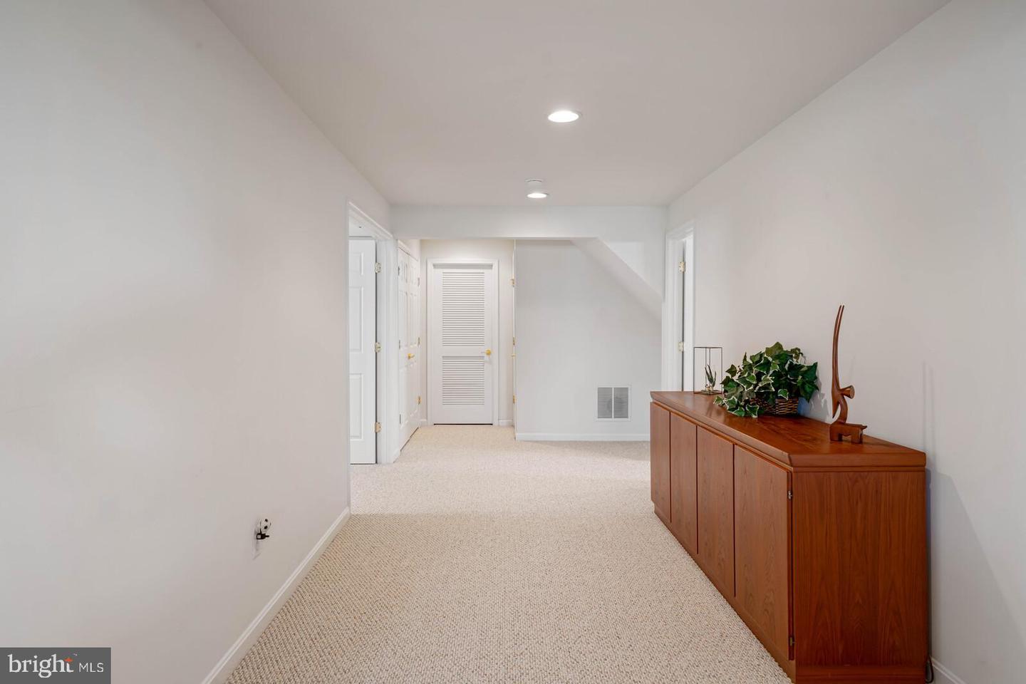 3933 Solstice LANE