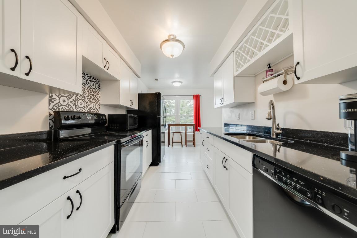 7566 Belle Grae DRIVE Unit: 9