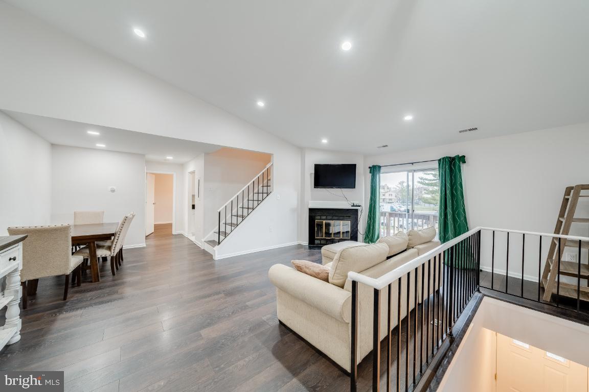 7566 Belle Grae DRIVE Unit: 9